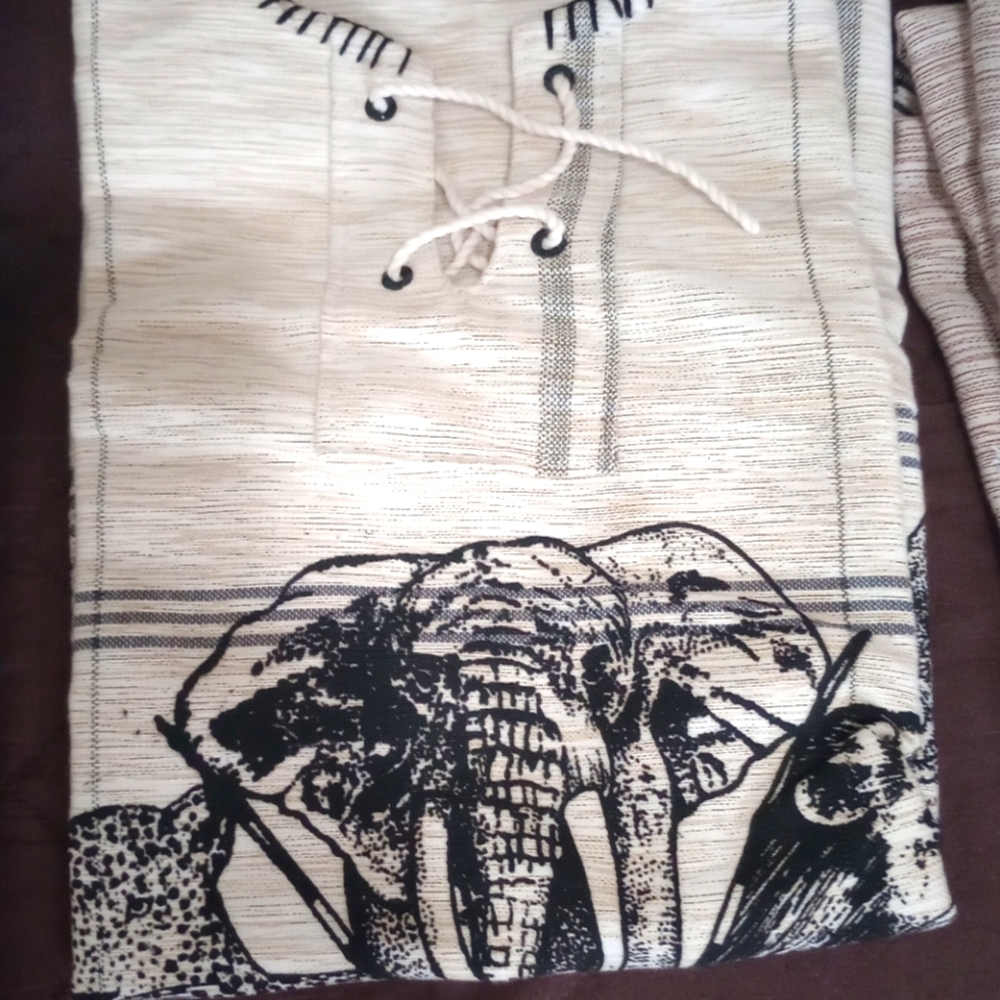 Traditional African Handmade shirt - Picture 2 of 3